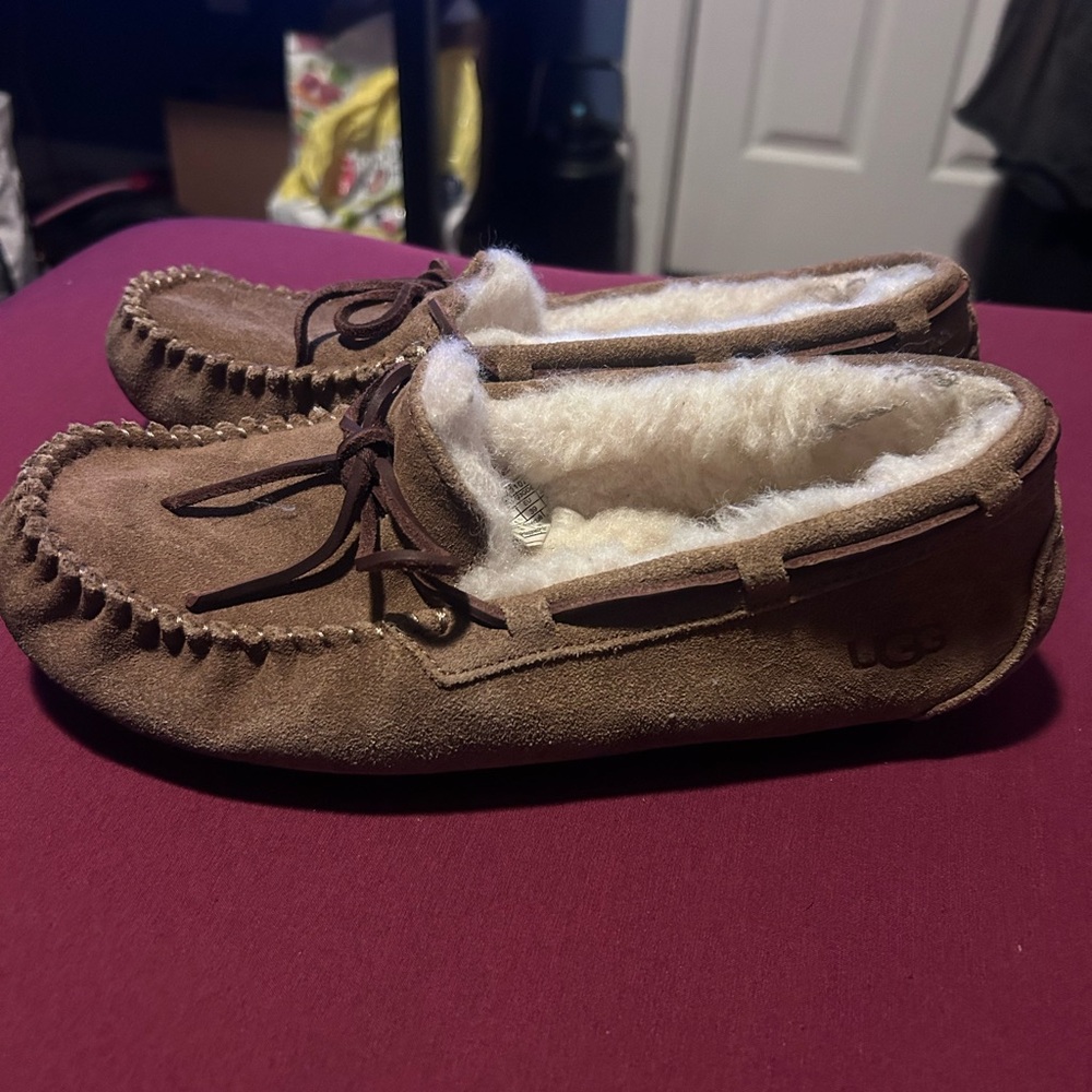 Ugg - Picture 5 of 7
